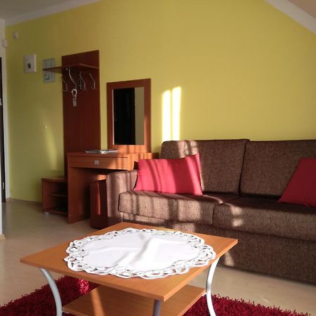 Luxury Apartment Besenova Bagian luar foto