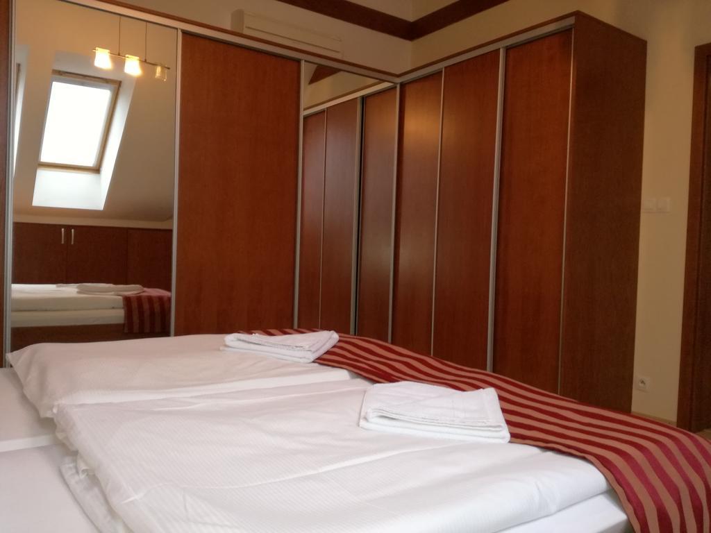 Luxury Apartment Besenova Bagian luar foto
