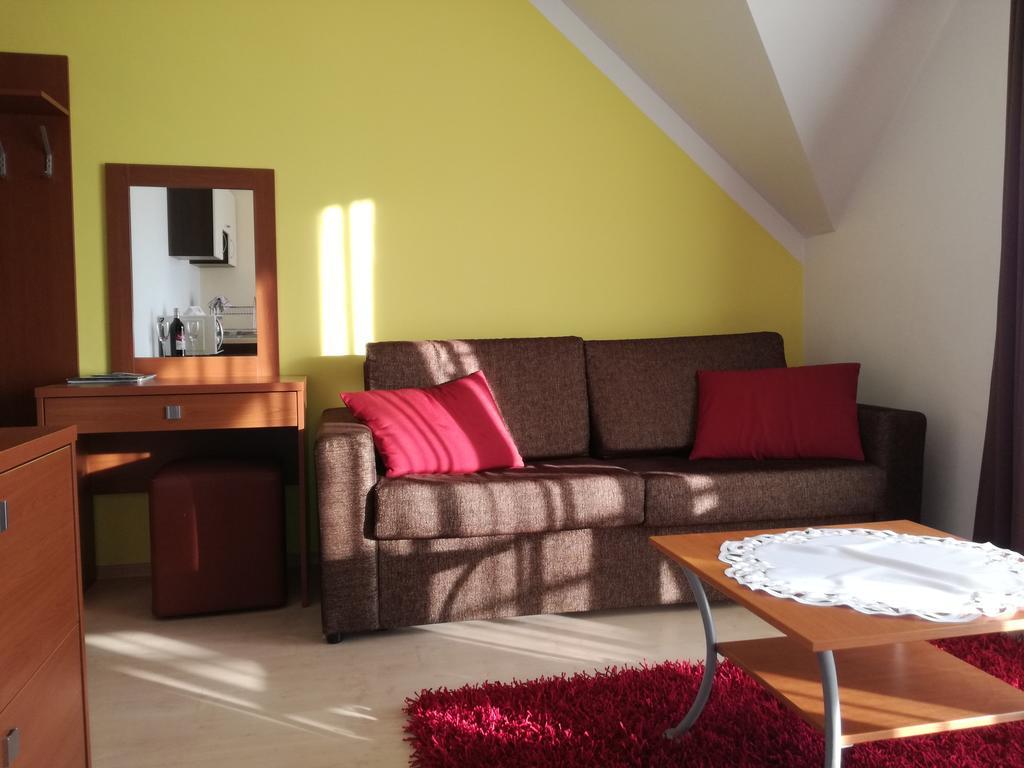 Luxury Apartment Besenova Bagian luar foto